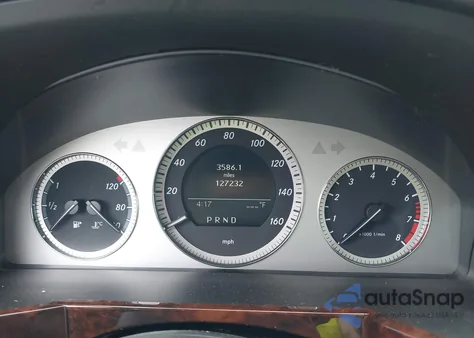 2011 Mercedes-Benz Glk 350 4Matic z USA, uszkodzony, nr VIN WDCGG8HB7BF661727